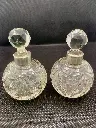 Paire de flacons à parfum en verre taillé et argent
