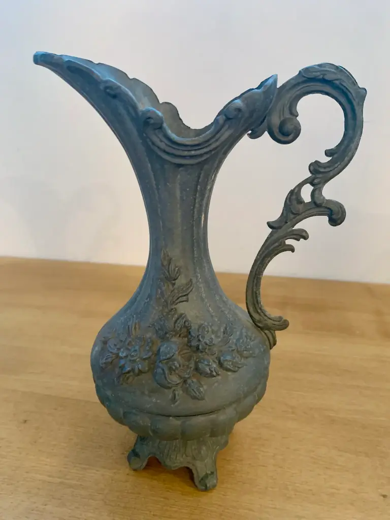 Pichet vintage en étain italien