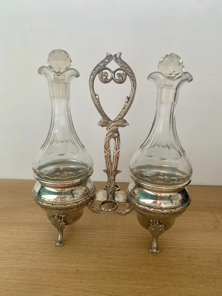 Huilier-vinaigrier en métal argenté