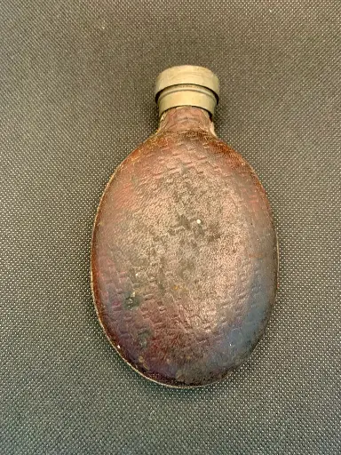 Flasque à alcool en verre et cuir